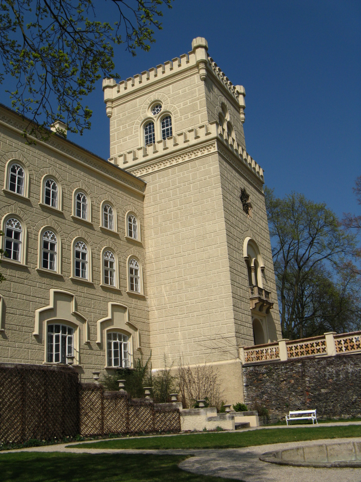 Chyše vstupní brána.2009 061.jpg